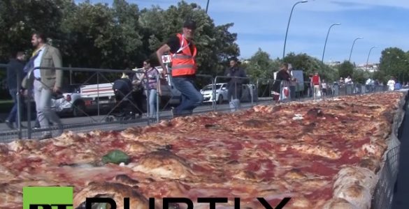 הפיצה הכי ארוכה בעולם