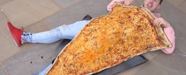 פיצה ענקית