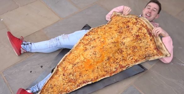 פיצה ענקית